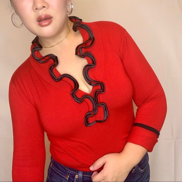 THRIFTED VINTAGE RUFFLE DETAIL SWEATER - Picture 2 of 5